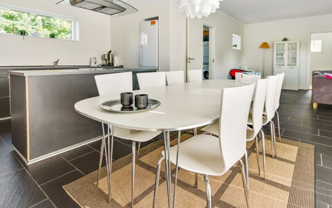 Edda - 400M from the Sea: Dak, Huis, Land Lot, Huis, Verblijf, Landgoed, Garden Gebouwen, Schaduw, Blokhut, Landscaping