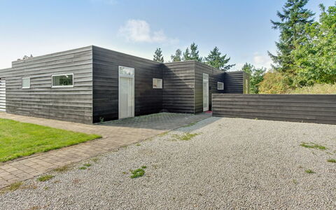 Edda - 400M from the Sea: Dak, Huis, Land Lot, Huis, Verblijf, Landgoed, Garden Gebouwen, Schaduw, Blokhut, Landscaping