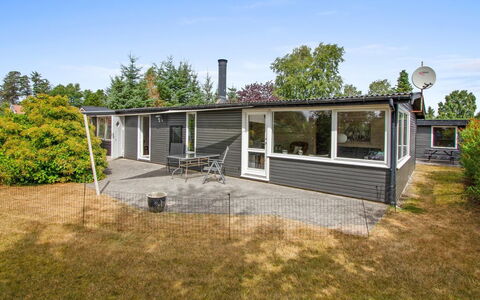 Svend - 1.5Km from the Sea: Huis, Huis, Land Lot, Verblijf, Landgoed, Siding, Gazon, Tuin, Werf, Landscaping