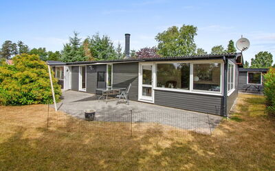 Svend - 1.5Km from the Sea