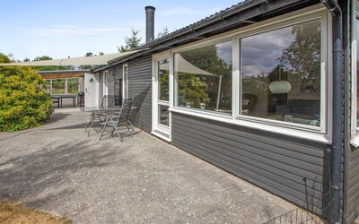 Svend - 1.5Km from the Sea