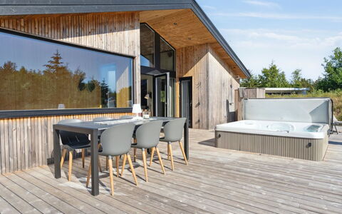 Anderson - from the Sea: Dak, Huis, Huis, Verblijf, Siding, Landgoed, Oprit, Garden Gebouwen, Werf, Schuur