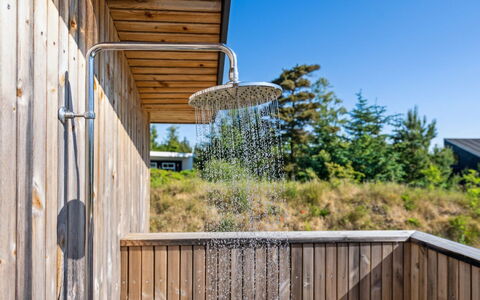 Anderson - from the Sea: Dak, Huis, Huis, Verblijf, Siding, Landgoed, Oprit, Garden Gebouwen, Werf, Schuur