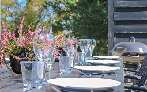 Swavi - from the Sea: Meubilair, Tableware, Tafel, Drinkware, Buitentafel, Buitenmeubels, Serveware, Stoel, Dishware, Tafelkleed