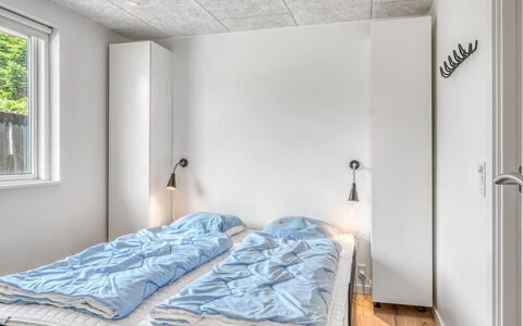 Jurien - 450M from the Sea: Plafond, Hout, Slaapkamer, Interieur Ontwerp, Flooring, Verdieping, Kamer, Bed, Laken, Bedding