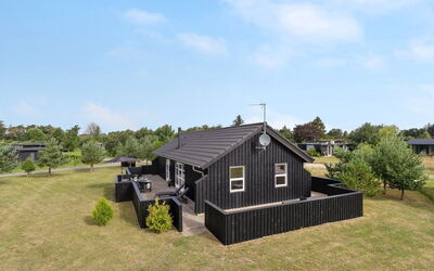 Thure - 1Km from the Sea