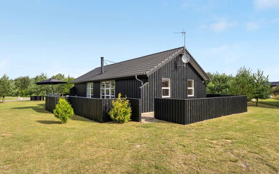 Thure - 1Km from the Sea