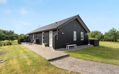 Thure - 1Km from the Sea