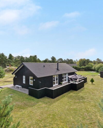 Thure - 1Km from the Sea