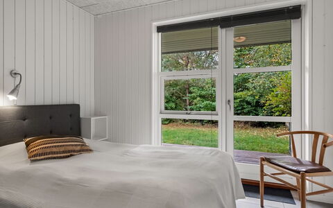 Berta - 300M from the Sea: Interieur Ontwerp, Hout, Flooring, Plafond, Verdieping, Slaapkamer, Meubilair, Houten Vloer, Bed, Kamer