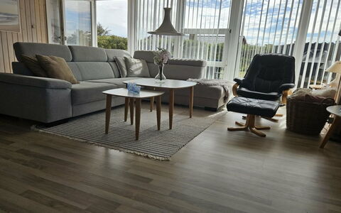 Raadengaard - 400M from the Sea: Flooring, Houten Vloer, Meubilair, Verdieping, Hout, Interieur Ontwerp, Laminaatvloer, Huis, Hardwood, Woonkamer