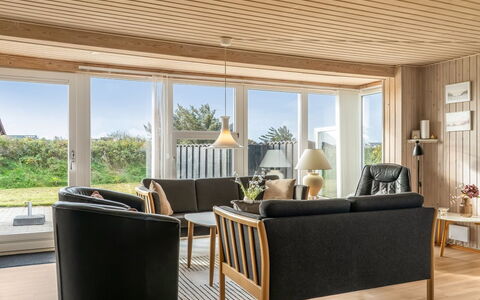 Raadengaard - 400M from the Sea: Zwembad, Buitenmeubels, Meubilair, Toevlucht, Flagstone, Eco Hotel, Schaduw, Stoel, Vrije Tijd, Landgoed