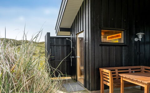 Aatu - 360M from the Sea: Dak, Huis, Huis, Verblijf, Siding, Landgoed, Oprit, Garden Gebouwen, Werf, Schuur