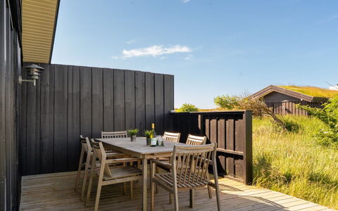 Aatu - 360M from the Sea: Dak, Huis, Huis, Verblijf, Siding, Landgoed, Oprit, Garden Gebouwen, Werf, Schuur