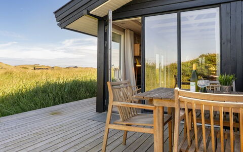Aatu - 360M from the Sea: Dak, Huis, Huis, Verblijf, Siding, Landgoed, Oprit, Garden Gebouwen, Werf, Schuur