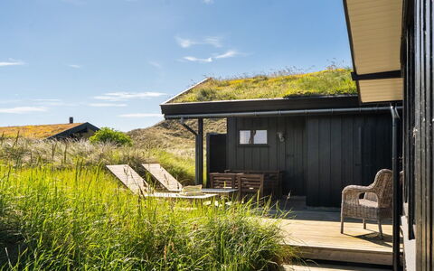 Aatu - 360M from the Sea: Dak, Huis, Huis, Verblijf, Siding, Landgoed, Oprit, Garden Gebouwen, Werf, Schuur