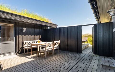 Aatu - 360M from the Sea: Dak, Huis, Huis, Verblijf, Siding, Landgoed, Oprit, Garden Gebouwen, Werf, Schuur