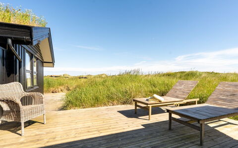 Aatu - 360M from the Sea: Dak, Huis, Huis, Verblijf, Siding, Landgoed, Oprit, Garden Gebouwen, Werf, Schuur