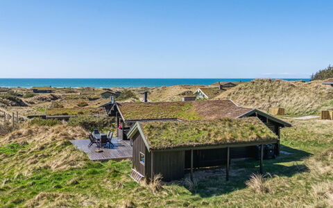 Baltur - 650M from the Sea: Dak, Huis, Huis, Verblijf, Siding, Landgoed, Oprit, Garden Gebouwen, Werf, Schuur