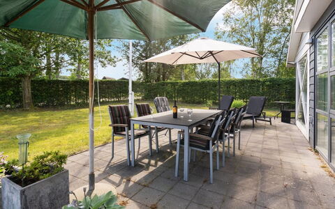 Guthrik - 900M from the Sea: Meubilair, Stoel, Buitenmeubels, Tafel, Keuken En Eettafel, Buitentafel, Schaduw, Tuin, Patio, Koffietafel