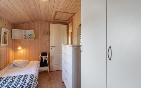 Shaya - 340M from the Sea: Hout, Flooring, Verdieping, Interieur Ontwerp, Slaapkamer, Plafond, Meubilair, Kamer, Bed, Beits