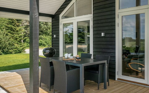Cholena - 700M from the Sea: Hout, Flooring, Meubilair, Verdieping, Interieur Ontwerp, Deur, Veranda, Houten Vloer, Stoel, Huis