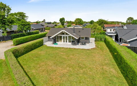 Gertrud - from the Sea: Hout, Dak, Huis, Verblijf, Deur, Huis, Siding, Land Lot, Garden Gebouwen, Schuur