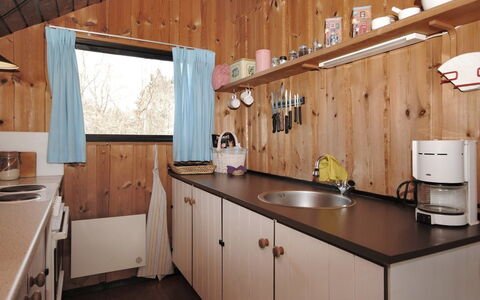 Deni - 4Km from the Sea: Huis, Woongebied, Huis, Verblijf, Dak, Land Lot, Siding, Tuin, Landgoed, Gazon