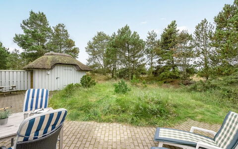 Catarine - 1.1Km from the Sea: Blauw, Struik, Verblijf, Groundcover, Tuin, Landgoed, Schaduw, Landscaping, Boerderij, Eco Hotel