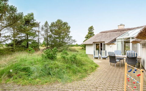Catarine - 1.1Km from the Sea: Blauw, Struik, Verblijf, Groundcover, Tuin, Landgoed, Schaduw, Landscaping, Boerderij, Eco Hotel