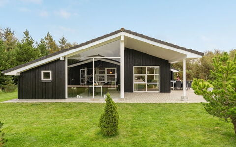 Frida - 700M from the Sea: Huis, Verblijf, Landgoed, Siding, Garden Gebouwen, Boerderij, Landscaping, Werf, Veranda, Schuur