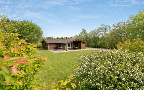 Els - 900M from the Sea: Blauw, Struik, Verblijf, Groundcover, Tuin, Landgoed, Schaduw, Landscaping, Boerderij, Eco Hotel