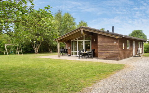 Els - 900M from the Sea: Blauw, Struik, Verblijf, Groundcover, Tuin, Landgoed, Schaduw, Landscaping, Boerderij, Eco Hotel