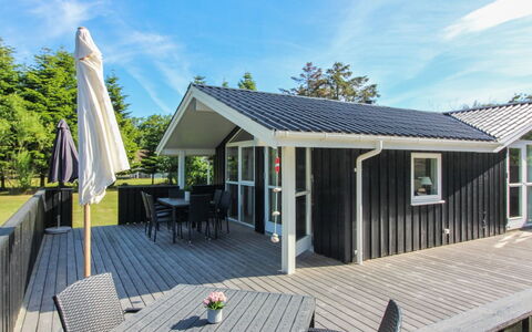 Suna - 1.3Km from the Sea: Plantengemeenschap, Zonlicht, Kruidachtige Plant, Tuin, Plantage, Landbouw, Boerderij