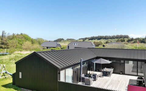 Claus - 500M from the Sea: Dak, Huis, Verblijf, Siding, Schaduw, Werf, Landgoed, Tuin, Garden Gebouwen, Schuur