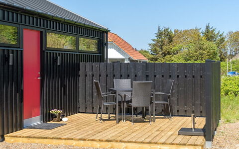 Claus - 500M from the Sea: Hout, Samengesteld Materiaal, Deur, Tuin, Schaduw, Hardwood, Beits, Plank, Garden Gebouwen, Backyard
