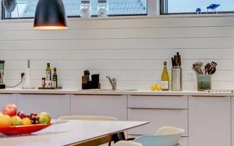 Claus - 500M from the Sea: Interieur Ontwerp, Meubilair, Flooring, Hout, Keuken, Countertop, Verlichting, Huis, Tableware, Verdieping
