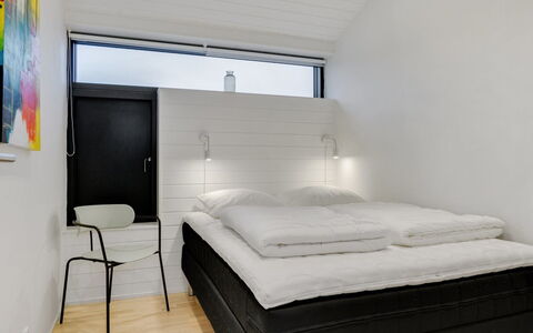 Claus - 500M from the Sea: Interieur Ontwerp, Plafond, Bed, Slaapkamer, Bedding, Laken, Bed Frame, Lichte Inrichting, Hotel, Kussen Gooien