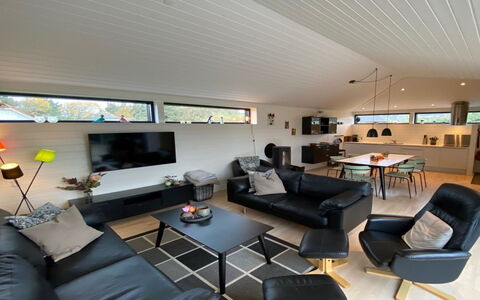 Claus - 500M from the Sea: Verblijf, Huis, Huis, Dak, Veranda, Landgoed, Siding, Garden Gebouwen, Boerderij, Werf