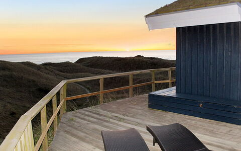 Mafalda - 260M from the Sea: Hout, Verdieping, Flooring, Houten Vloer, Dek, Zee, Hardwood, Oceaan, Plank, Beits