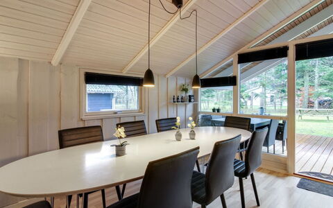 Acucena - 1.3Km from the Sea: Meubilair, Interieur Ontwerp, Stoel, Flooring, Tafel, Toevlucht, Verdieping, Plafond, Kamer, Eco Hotel
