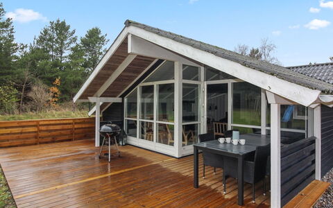 Acucena - 1.3Km from the Sea: Meubilair, Interieur Ontwerp, Stoel, Flooring, Tafel, Toevlucht, Verdieping, Plafond, Kamer, Eco Hotel