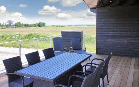Ugot - 750M from the Sea: Zwembad, Buitenmeubels, Meubilair, Toevlucht, Flagstone, Eco Hotel, Schaduw, Stoel, Vrije Tijd, Landgoed
