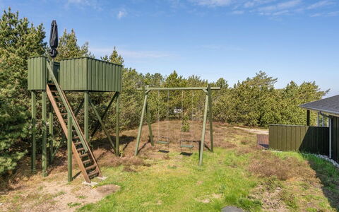 Kristiina - 300M from the Sea: Woongebied, Dak, Voorstad, Oprit, Landgoed, Schoorsteen