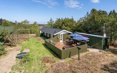 Kristiina - 300M from the Sea: Woongebied, Dak, Voorstad, Oprit, Landgoed, Schoorsteen