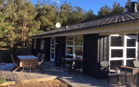 Lieselotte - 400M from the Sea: Dak, Huis, Land Lot, Huis, Verblijf, Landgoed, Garden Gebouwen, Schaduw, Blokhut, Landscaping