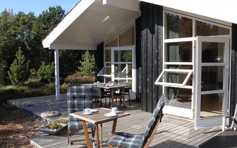 Lieselotte - 400M from the Sea: Dak, Huis, Land Lot, Huis, Verblijf, Landgoed, Garden Gebouwen, Schaduw, Blokhut, Landscaping