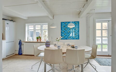 Gunulf - 150M from the Sea: Meubilair, Interieur Ontwerp, Flooring, Verdieping, Eetkamer, Hout, Plafond, Stoel, Tafel, Lichte Inrichting