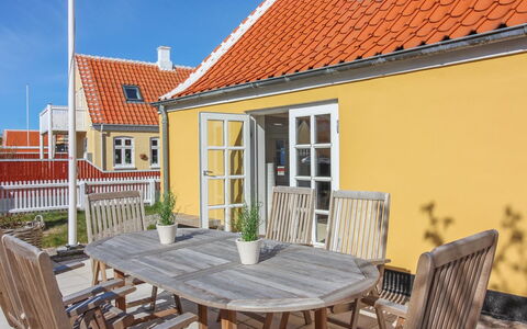 Gunulf - 150M from the Sea: Meubilair, Stoel, Buitenmeubels, Huis, Verblijf, Buitentafel, Veranda, Schaduw, Werf, Beits