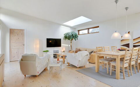 Esta - from the Sea: Meubilair, Interieur Ontwerp, Flooring, Hout, Verdieping, Plafond, Houten Vloer, Stoel, Tafel, Verlichting